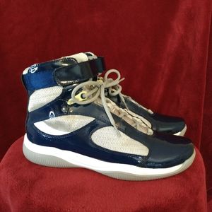 Men's size 8.5 Fila Helmsman Hi Patent Leather/Mesh. Navy/ Silver. Gently Used